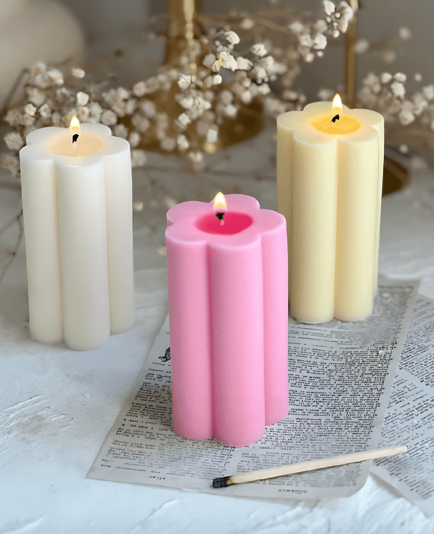 Daisy Pillar Candle - Momabatti