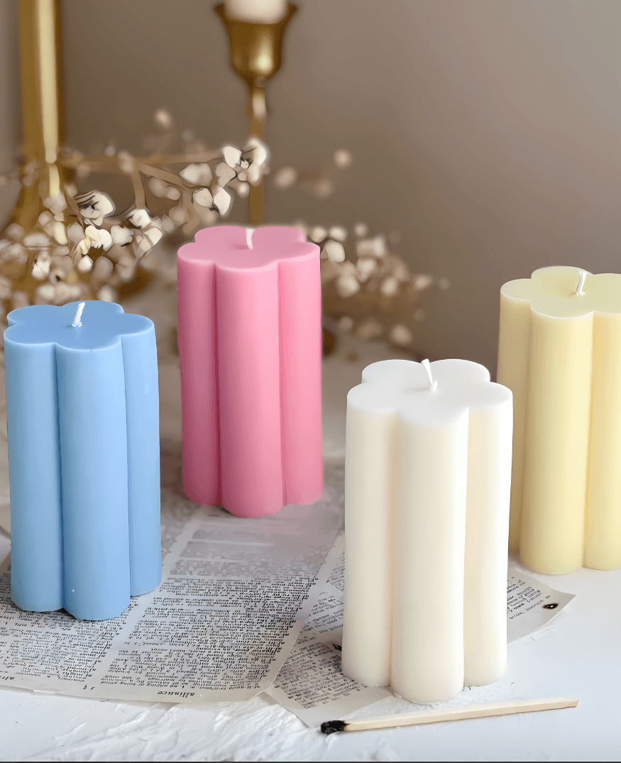 Daisy Pillar Candle - Momabatti